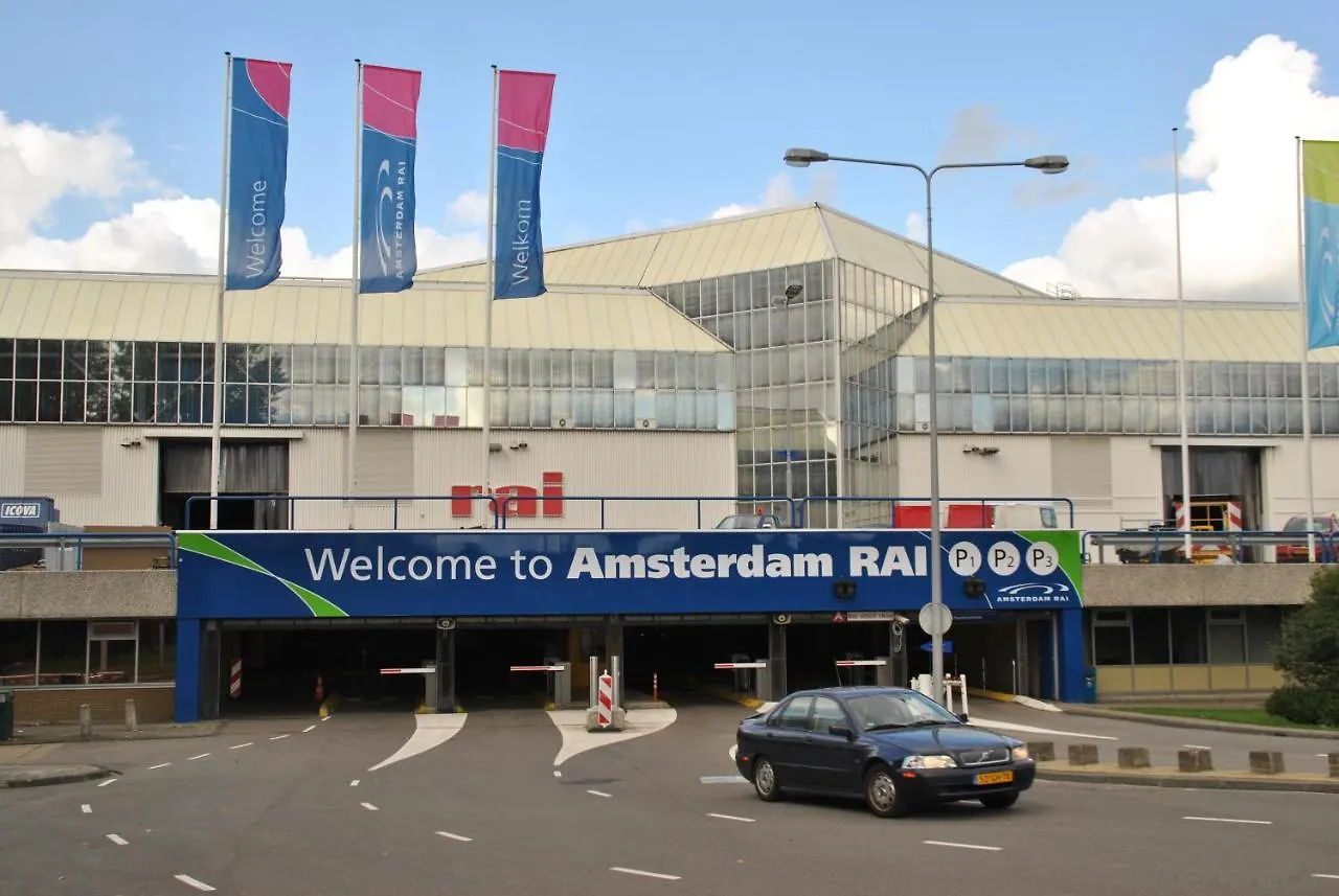 Guest house Guesthouse At The Amstel River With 2Br 2Ba And Garden Amstelveen Netherlands