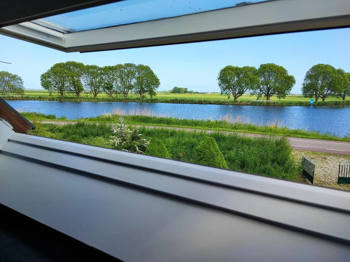 Guest house Guesthouse At The Amstel River With 2Br 2Ba And Garden Amstelveen